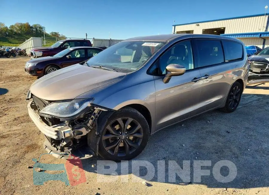 2C4RC1FG8JR332686 Photo# 1