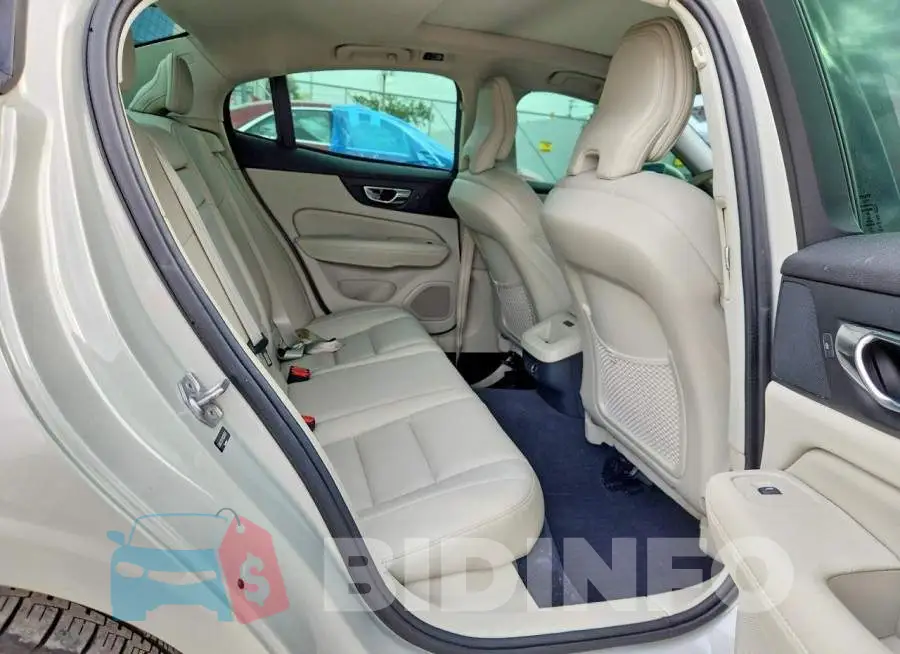 7JRA22TK7KG006767 Photo# 10