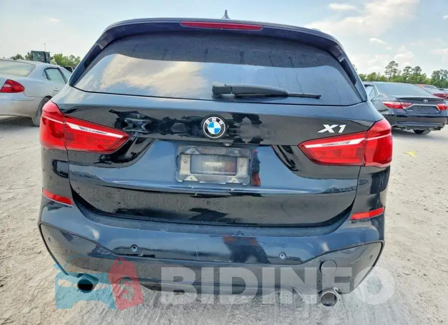 WBXHU7C33HP924945 Photo# 6