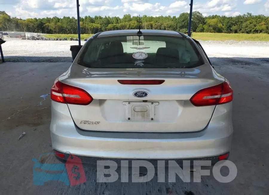 1FADP3E28JL274741 Photo# 6