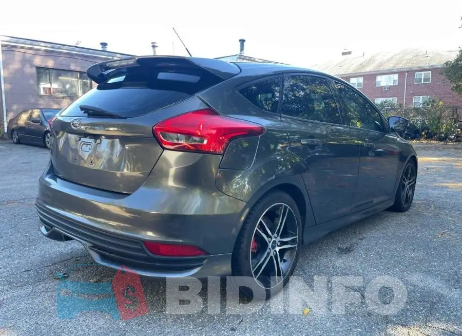 1FADP3L99JL213446 Photo# 4