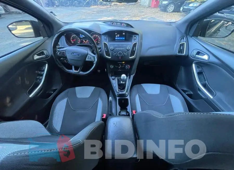 1FADP3L99JL213446 Photo# 9