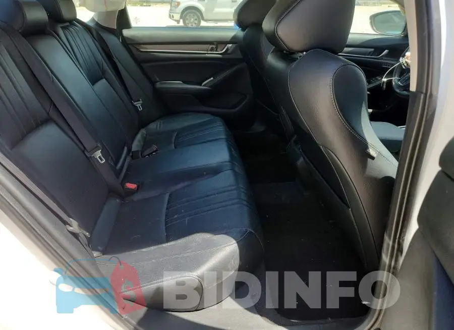 1HGCV2F57JA010177 Photo# 10