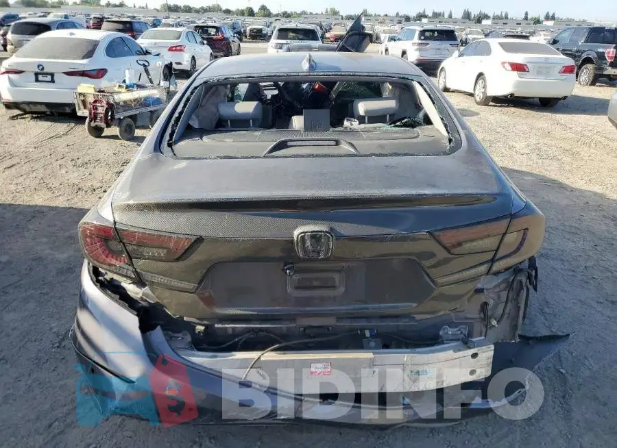 1HGCV2F95JA050017 Photo# 6