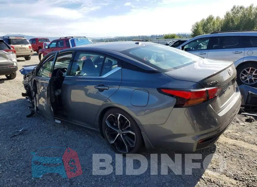 1N4BL4CW3SN358938 Photo# 2