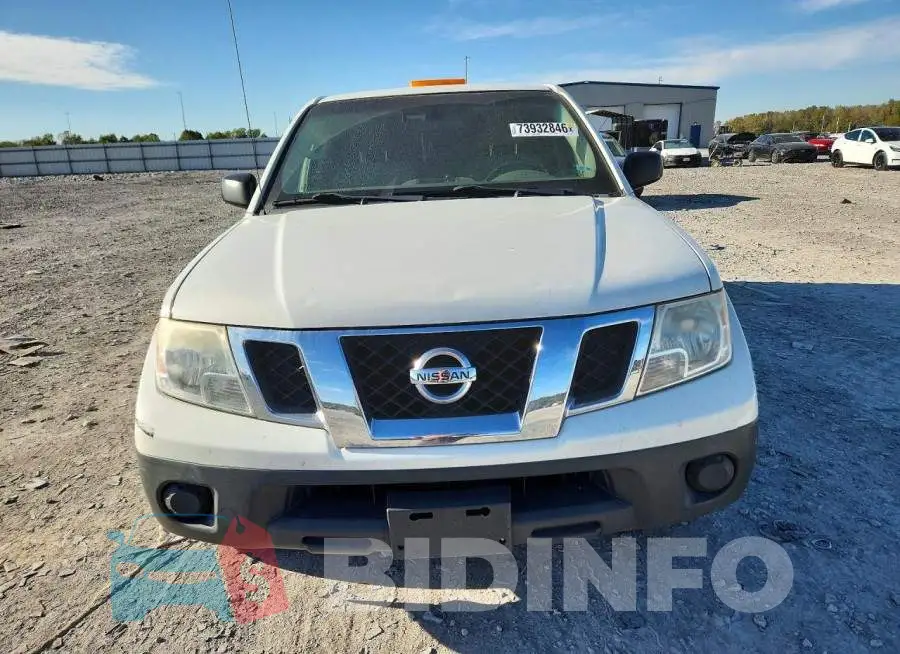 1N6BD0CT4JN743832 Photo# 5