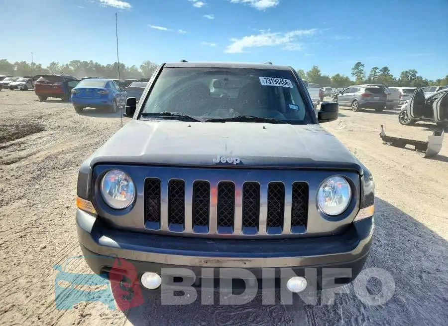 1C4NJPBB3HD202877 Photo# 5
