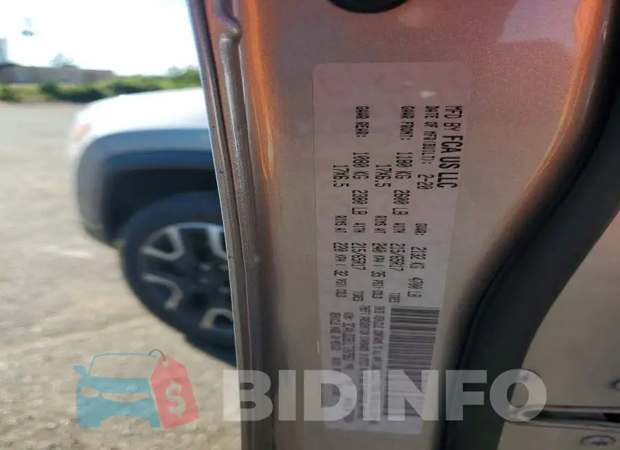 3C4NJDDB1LT207963 Photo# 12