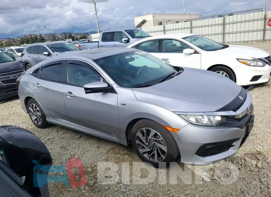 19XFC2F70HE216838 Photo# 4