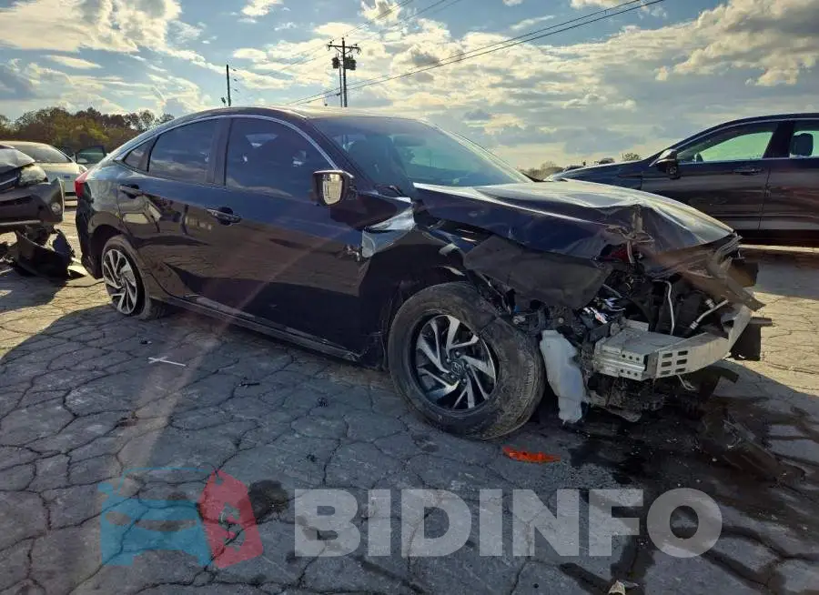 19XFC2F77HE068414 Photo# 4