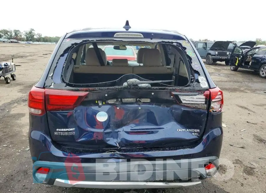 JA4AD3A31JZ010742 Photo# 6