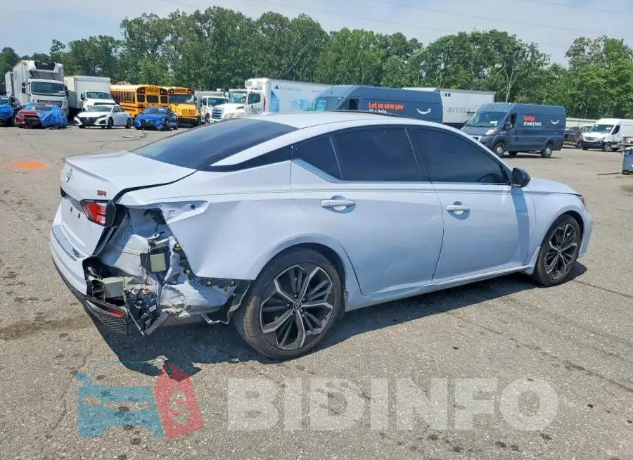 1N4BL4CV7PN408433 Photo# 3