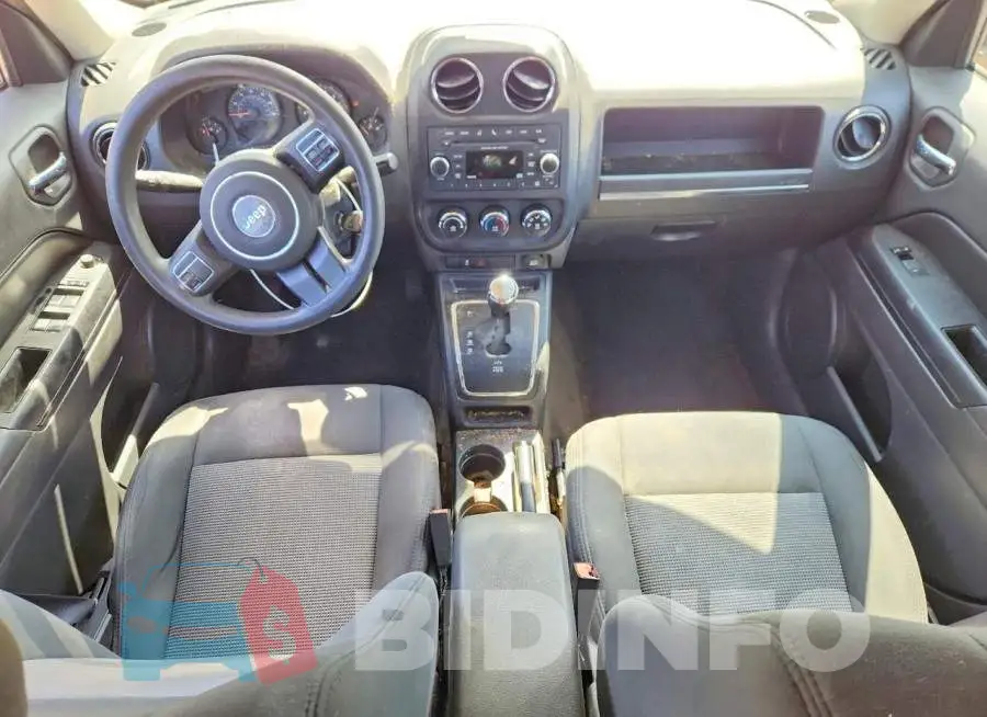 1C4NJPBB0HD103823 Photo# 8