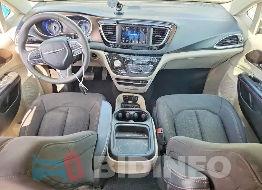 2C4RC1FG1JR100866 Photo# 8