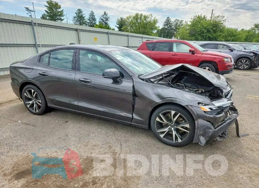 7JRL12FK6RG322016 Photo# 4