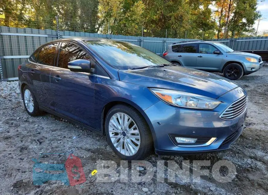1FADP3J23JL284227 Photo# 4