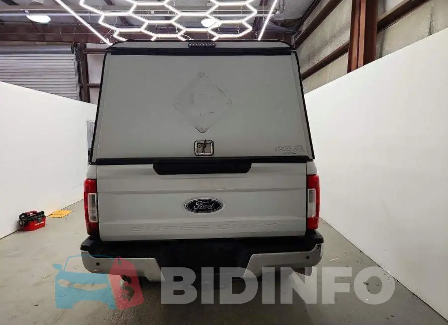 1FT7W2B68JEC03989 Photo# 6