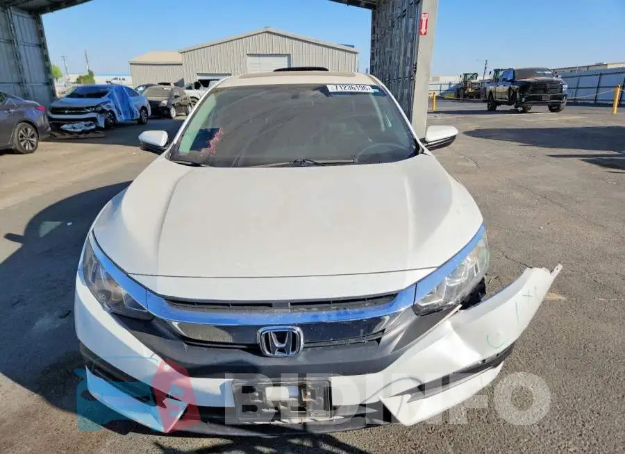 19XFC2F72HE222933 Photo# 5