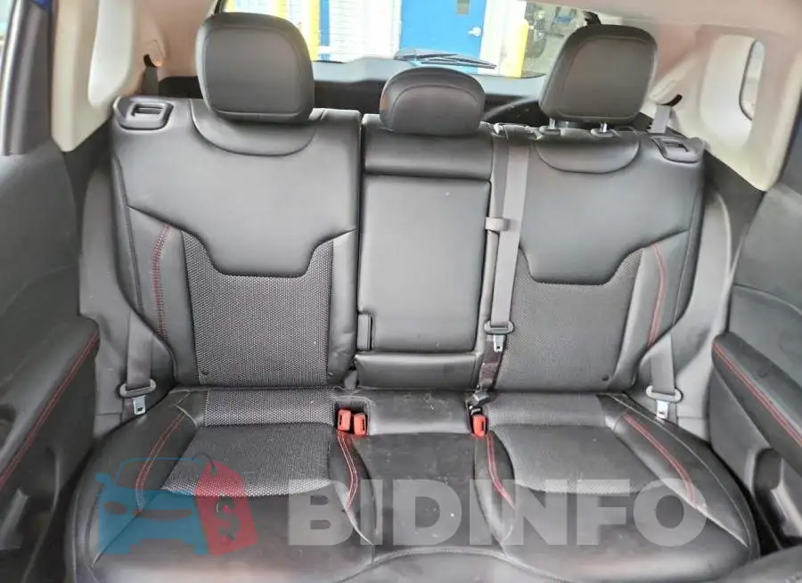 3C4NJDDB3LT223615 Photo# 10