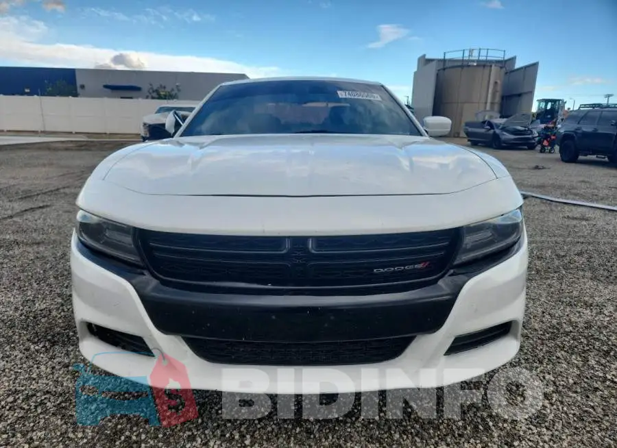 2C3CDXHG8HH642019 Photo# 5