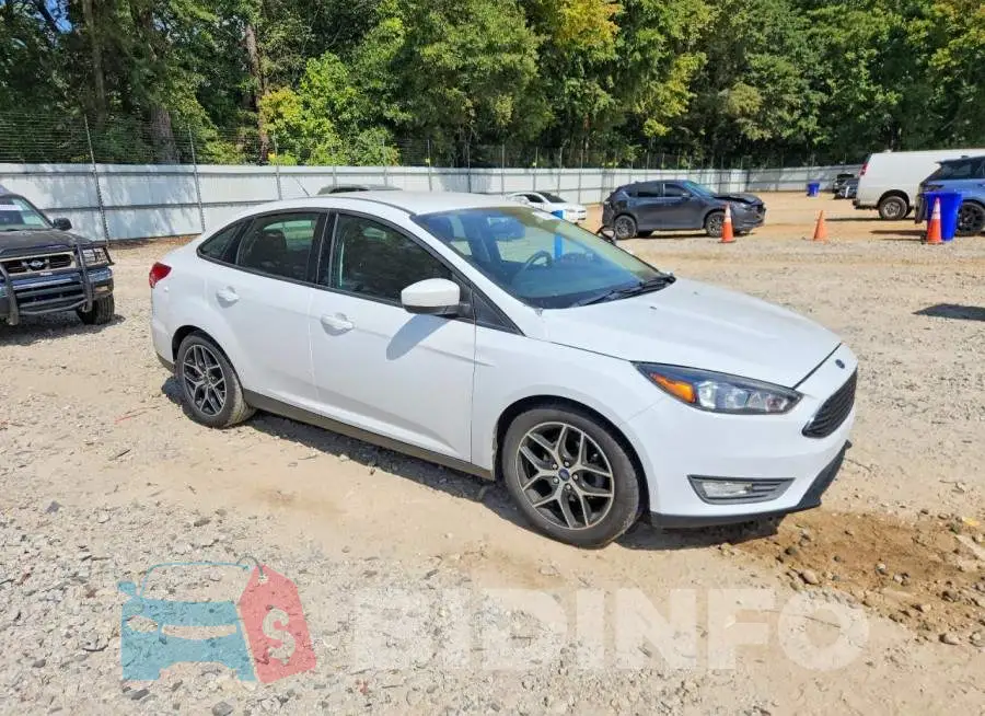 1FADP3F22JL265287 Photo# 4