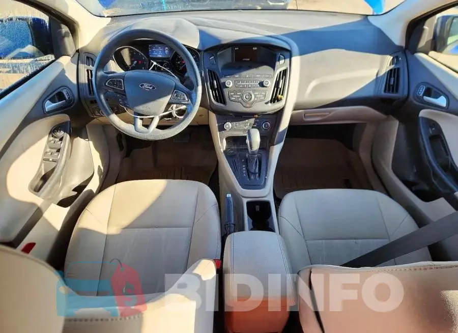 1FADP3F27JL202122 Photo# 8