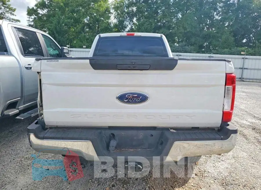 1FT7W2BT1JEB64992 Photo# 6