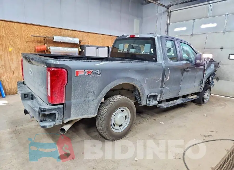 1FT7X2BA8TEF25889 Photo# 3