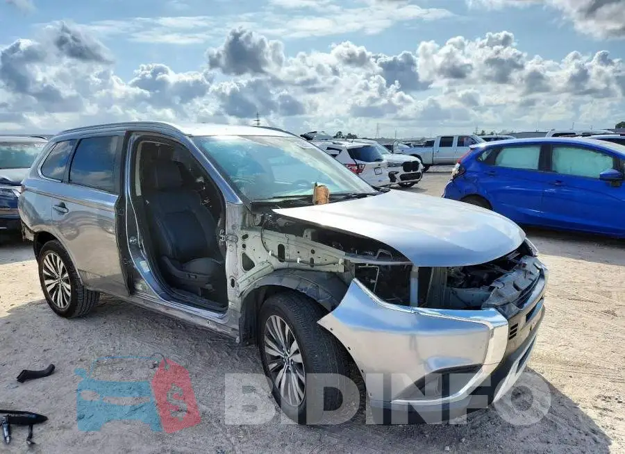 JA4AD3A32KZ028491 Photo# 4