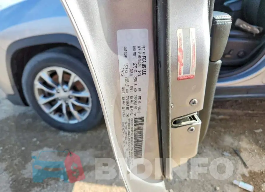 1C4PJLLBXKD184692 Photo# 12