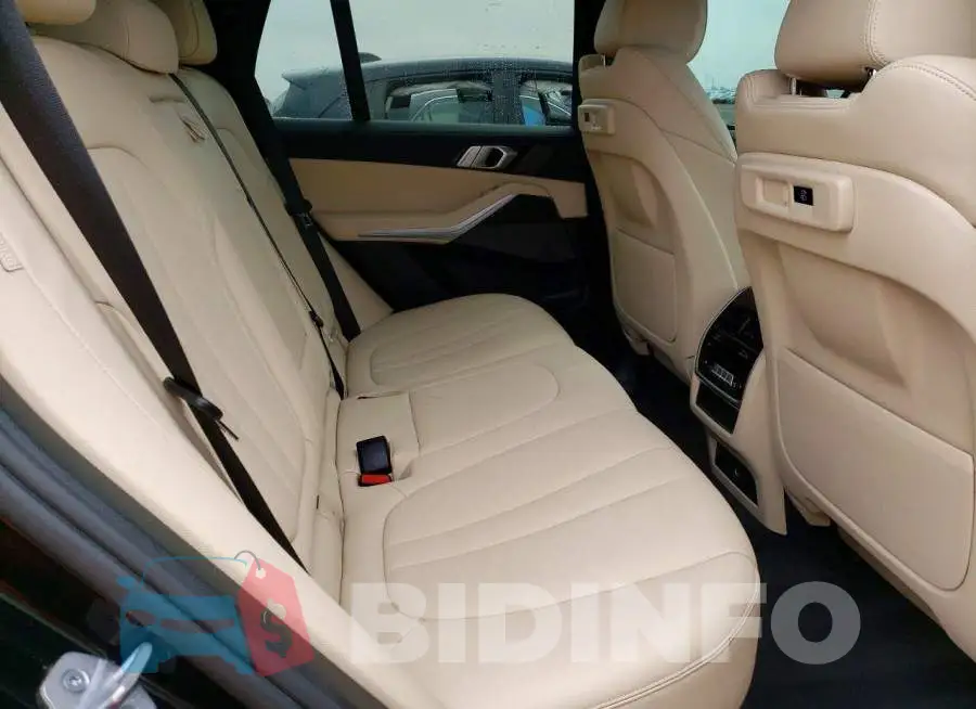 5UXTA6C08M9F27716 Photo# 10