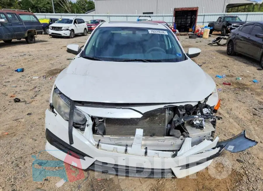 19XFC2F73HE029786 Photo# 5