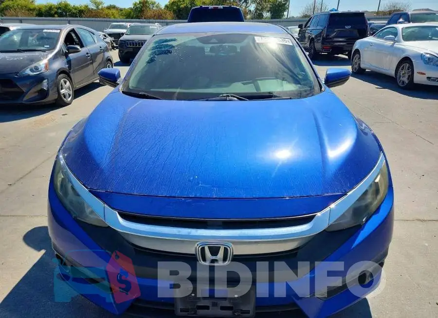 19XFC2F83HE079466 Photo# 5