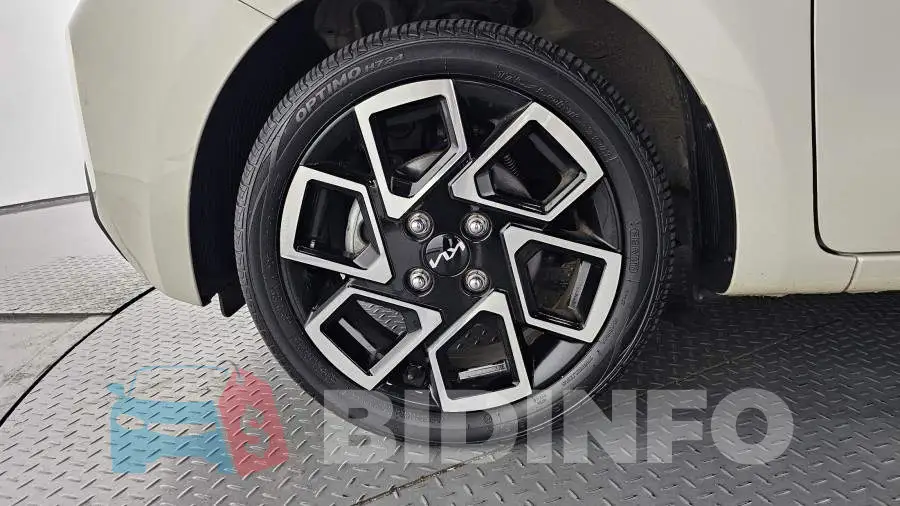 KNACG811BPT325533 Photo# 5