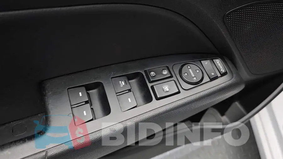 KMHD841UGGU040060 Photo# 17