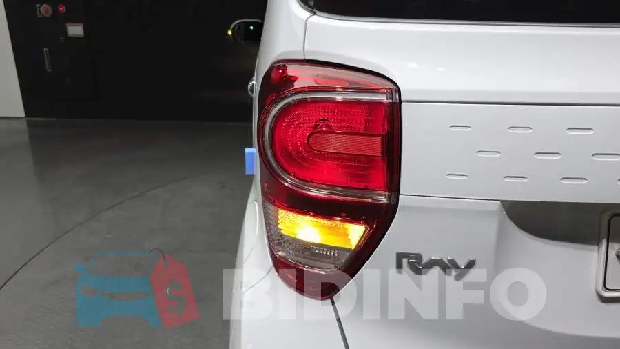 KNACJ811BNT282438 Photo# 23
