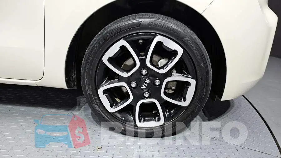 KNACK811BJT174367 Photo# 21