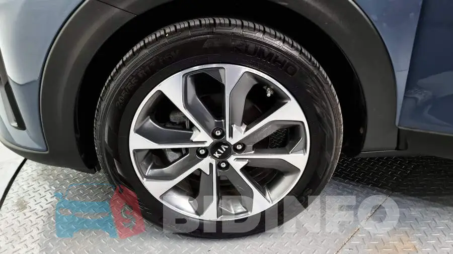 KNADD814BKS212864 Photo# 5