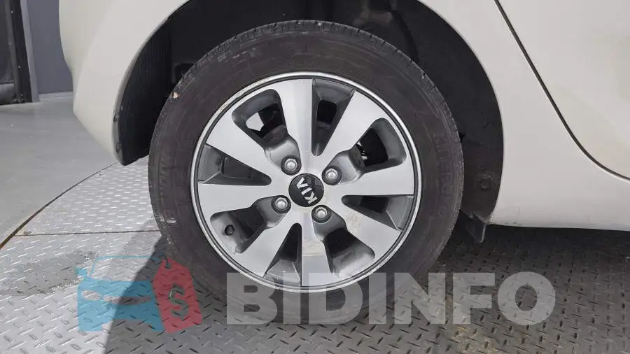 KNABX511BFT884965 Photo# 5