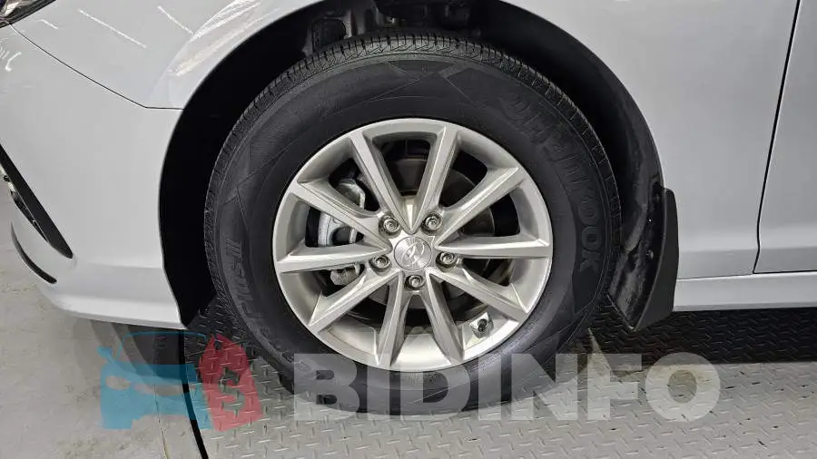 KMHE341DBJA400150 Photo# 5
