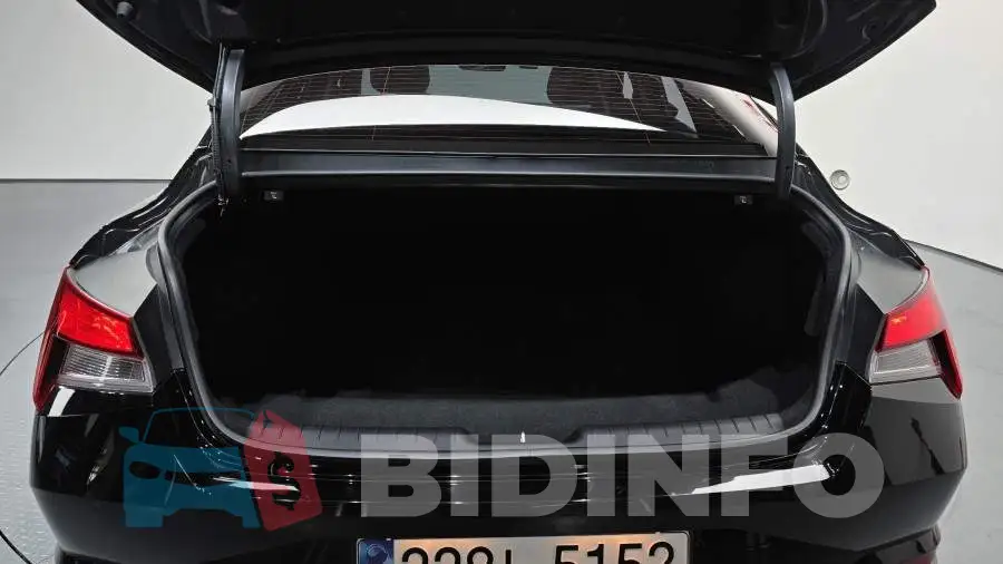 KMHLM41EEPU375650 Photo# 32