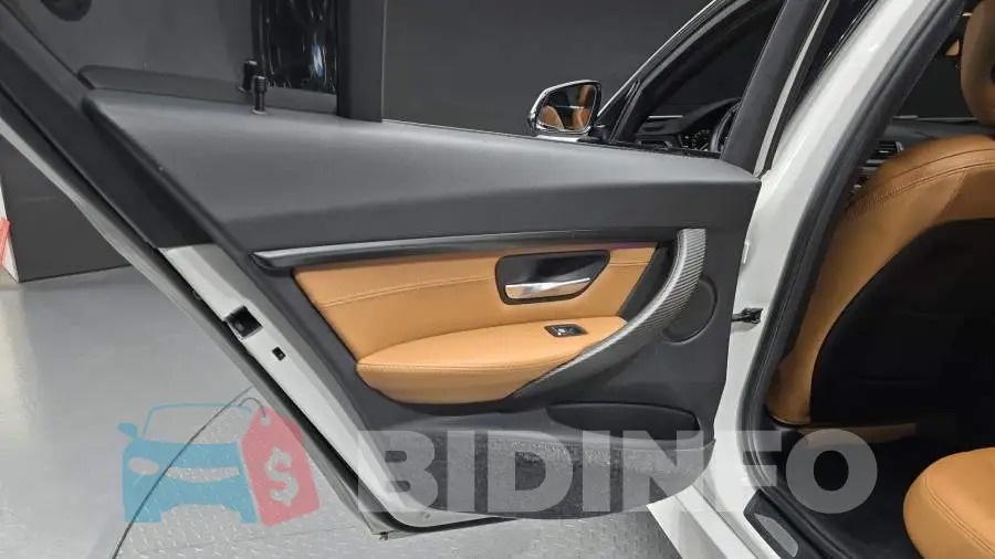WBA8A9100GK760069 Photo# 25
