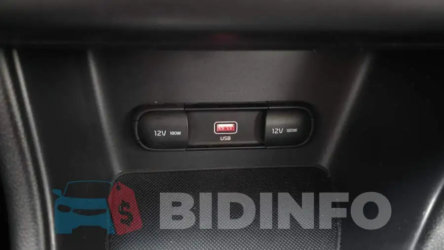 KNAPM813BMK898821 Photo# 19