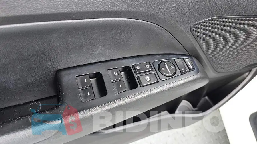 KMHD741DBGU175155 Photo# 12