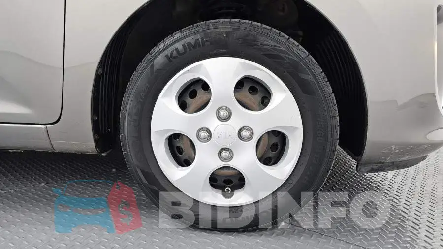 KNABD511BGT328769 Photo# 5