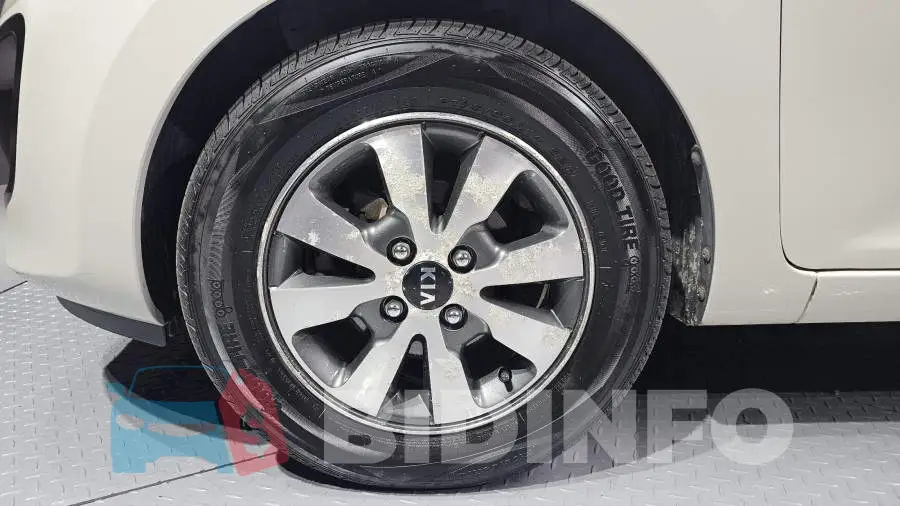 KNABX511BFT917835 Photo# 5