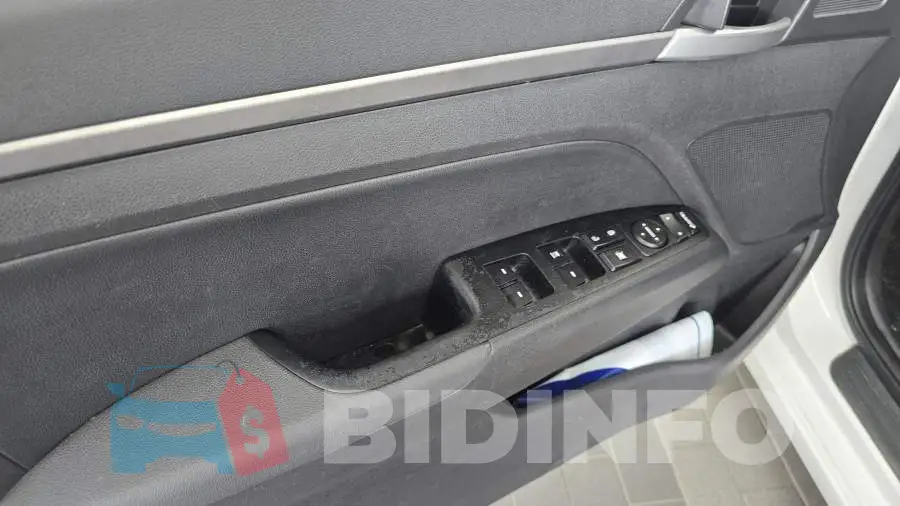 KMHD641DBGU170873 Photo# 29