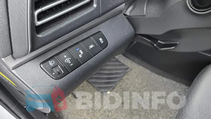 KMHD741EELU972936 Photo# 27