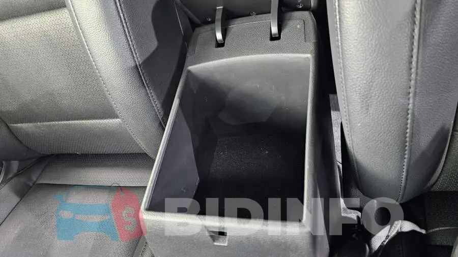 KMHD841DBHU218537 Photo# 28