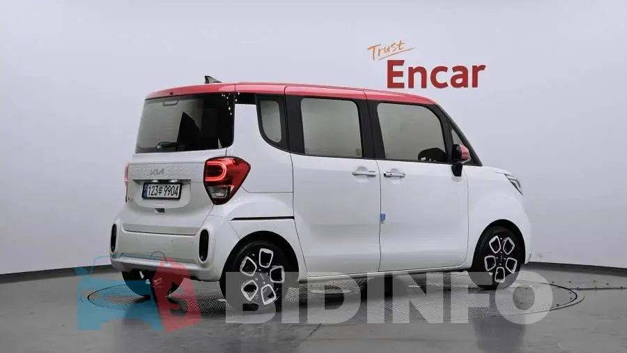 KNACJ811BNT290253 Photo# 2